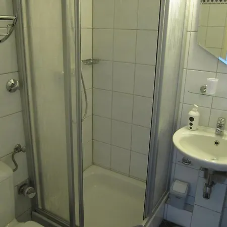 Schlosser * Szlezwik